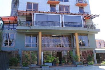 Zig Zag Hotel And Spa