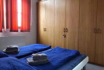 آپارتمانهای توریستها Ebnisee Apartments