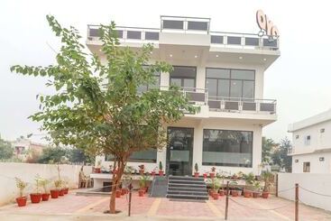 Hotel Taj Paradise By Oyo Rooms