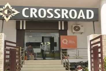 هتل Crossroad