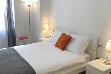 פנסיון Sir John's Rooms