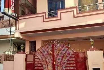 هتل Zamarrud Palace