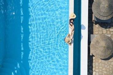 住所 Emgard Suites Kythnos