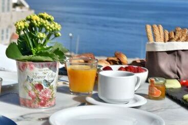 Hotel Douskos Port House