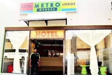 هتل Metro Lodge Beach