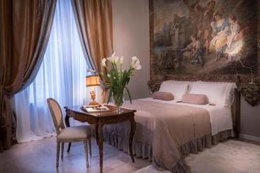 پانسیون Arnaboldi Palace Circolo