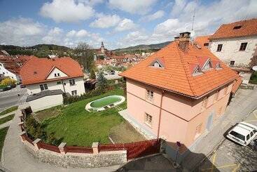 פנסיון Penzion Gardena