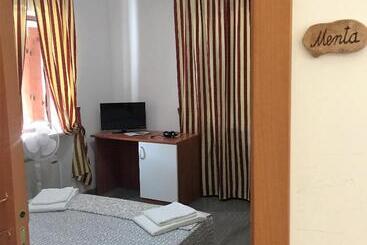 קוטג'' Colle Sul Lago