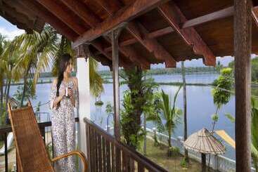 Отель Indriya Sands