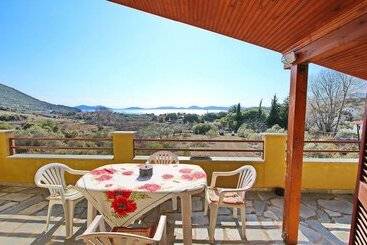 דירות לתיירים Pantso Villa