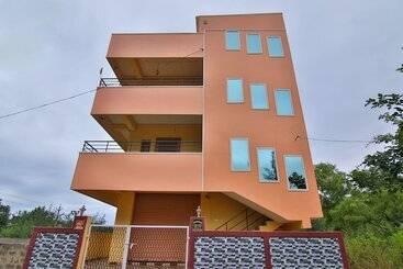 پانسیون Srk Guesthouse By Oyo Rooms