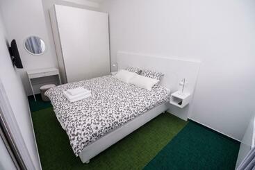 דירות לתיירים Skylux Apartments By Irundo