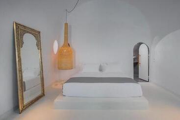 ツーリストアパートメント Sophia Finikia Villas