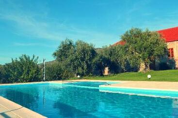 کلبه Quinta Do Quinto