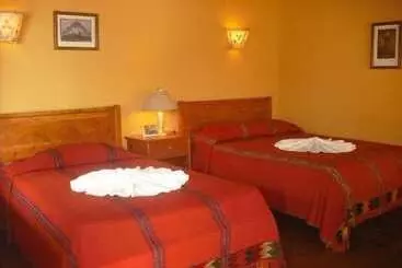 هتل Y Restaurante Bambu