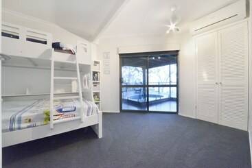 관광객 아파트 Crusoe S Beach House Ocean Views