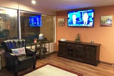 Annie Oakley Motel Oakley