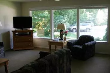 בית מלון כפרי Bay Shore Inn Of Door County