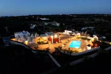تختخواب و صبحانه I Trulli Del Nonno Michele