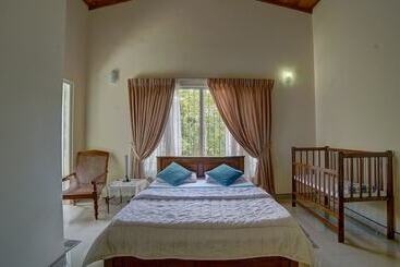 פנסיון Hanthana Holiday Rooms