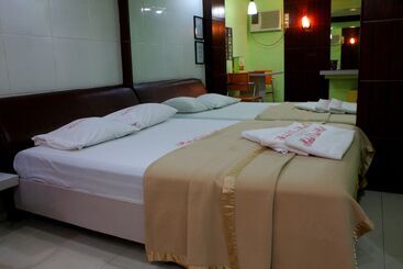 Hotel Mahal Kita Drive Inn