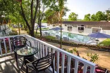 Hotel White Woods Resort, Morjim