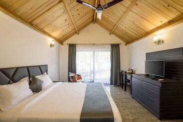 Hotel White Woods Resort, Morjim