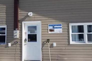 ペンション Preferred Rooms By Crestview Guest House