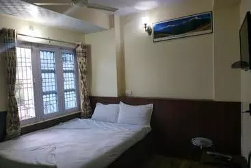 هتل Spot On 499 New Syangja Aandhikhola Lodge