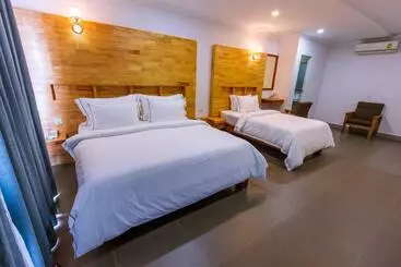 Hotel Sandy Clay Bungalows