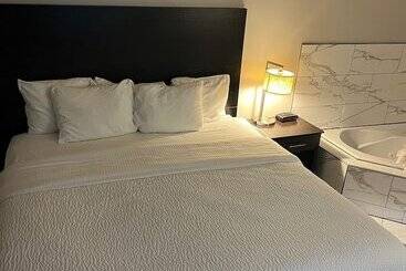 Отель La Quinta By Wyndham Mansfield Oh