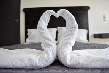 فندق Los Pinos Centro