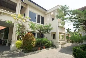 Pansiyon Reddoorz Near Rumah Sakit Baptis Kediri