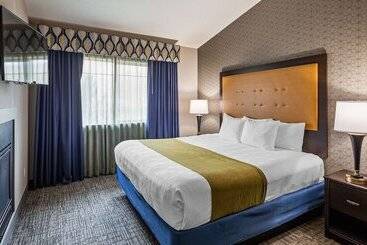 Отель Best Western Plus Grant Creek Inn