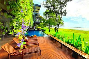 فندق The Lake Forest