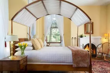 Bed and Breakfast Brampton 1860