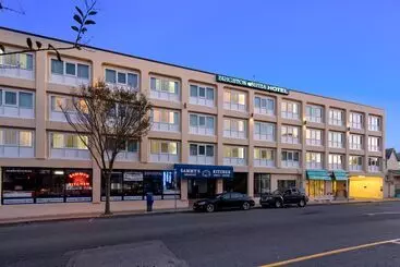 Otel Brighton Suites