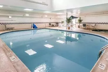 בית מלון כפרי Greentree Inn Denver Tech Center