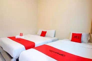 Szálloda Reddoorz @ Jalan Setiabudi Semarang 2