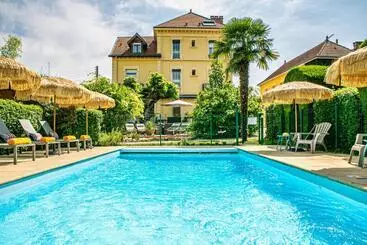 Hotel Des Dauphins