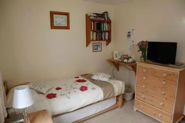 Two Hoots Bed And Breakfast