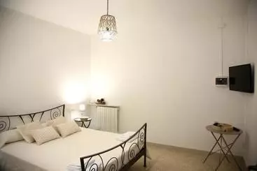 تختخواب و صبحانه Dolce Vita
