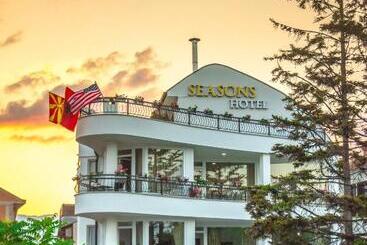 Отель Seasons