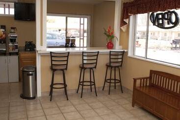 فندق Budget Inn & Suites Colby