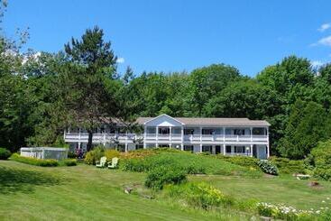 מוטל Cedar Crest Inn