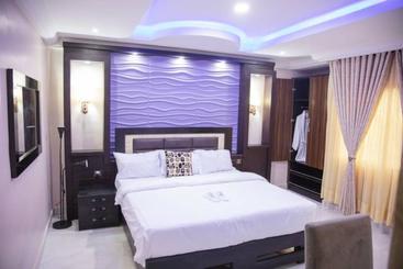 هتل Lushville & Suites