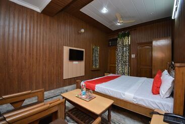 Отель Oyo 40230  Royal Palace