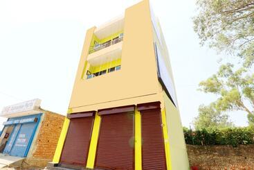 Hotell Oyo 39852  Noor