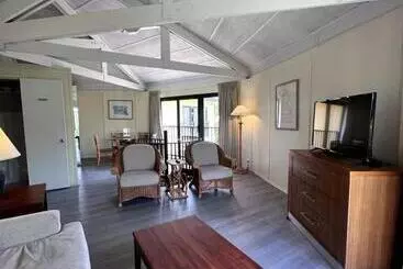 בית מלון כפרי Coco Plum Beach & Tennis Club & Marina