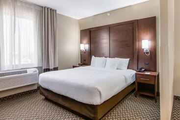 Отель Comfort Suites Fort Stockton